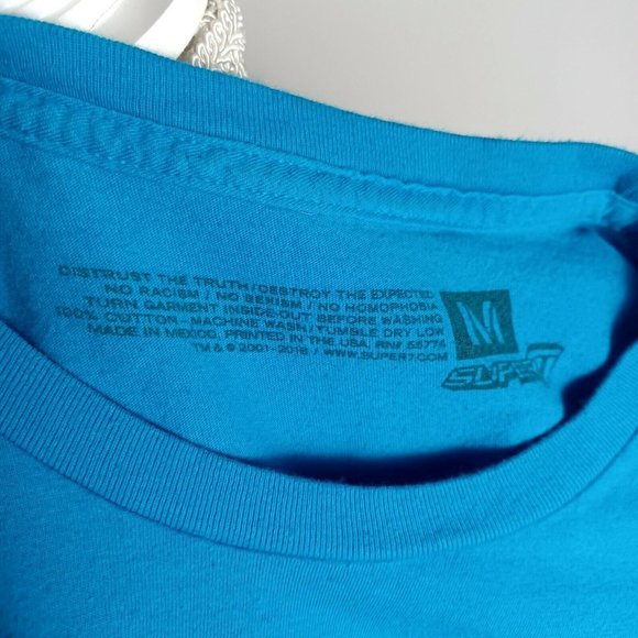 📍2/$20 Super 7 Stranger Things Distressed Print Tee Medium Blue *MINOR WEAR - Picture 8 of 14